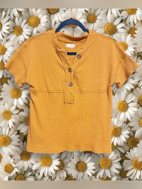 Roolee Tops - Roolee Ribbed Short Sleeve Button Henley in Mustard size Small